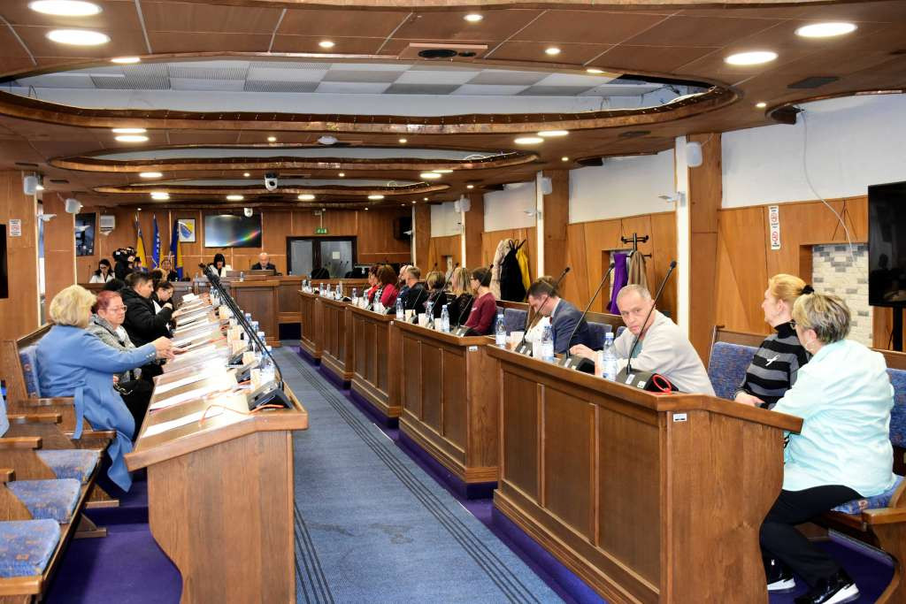 Žene podzastupljene u mnogim sferama života, posebno u politici - okrugli stol