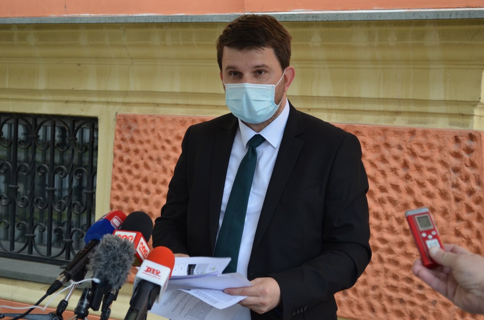 U Brčkom ograničenja za vikend, skraćeni školski časovi 