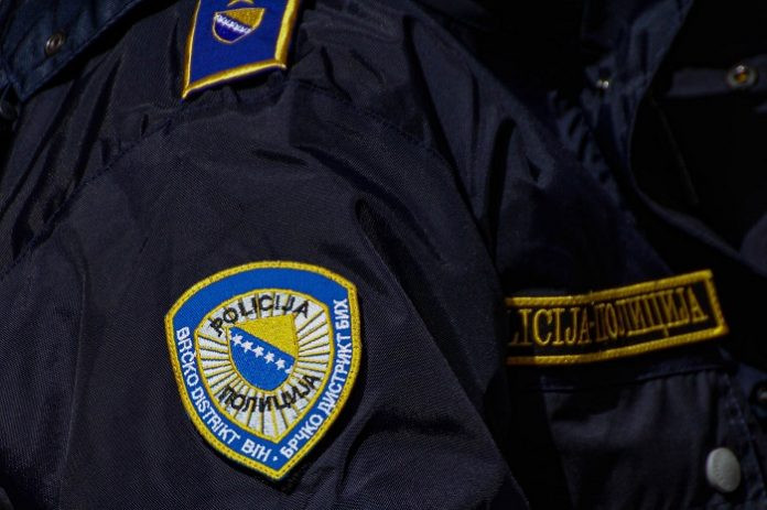 Brčko: Muškarac iz vatrenog oružja ranio ženu