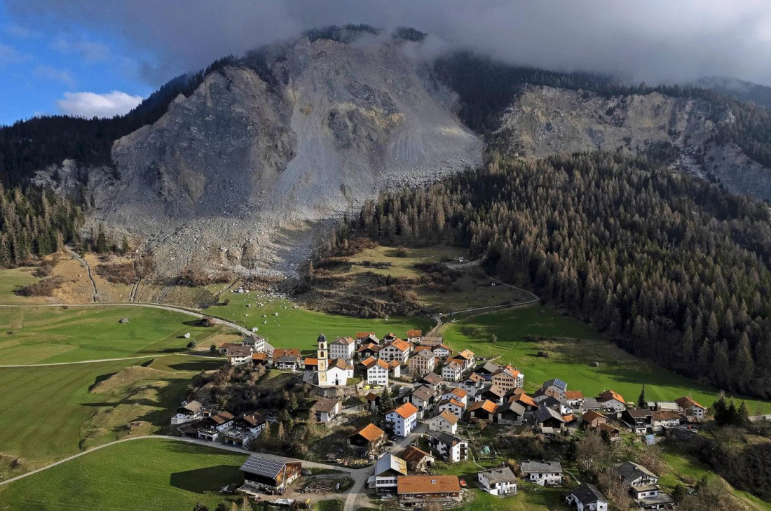 Švicarsko selo napušteno jer mu prijeti odronjavanje planine