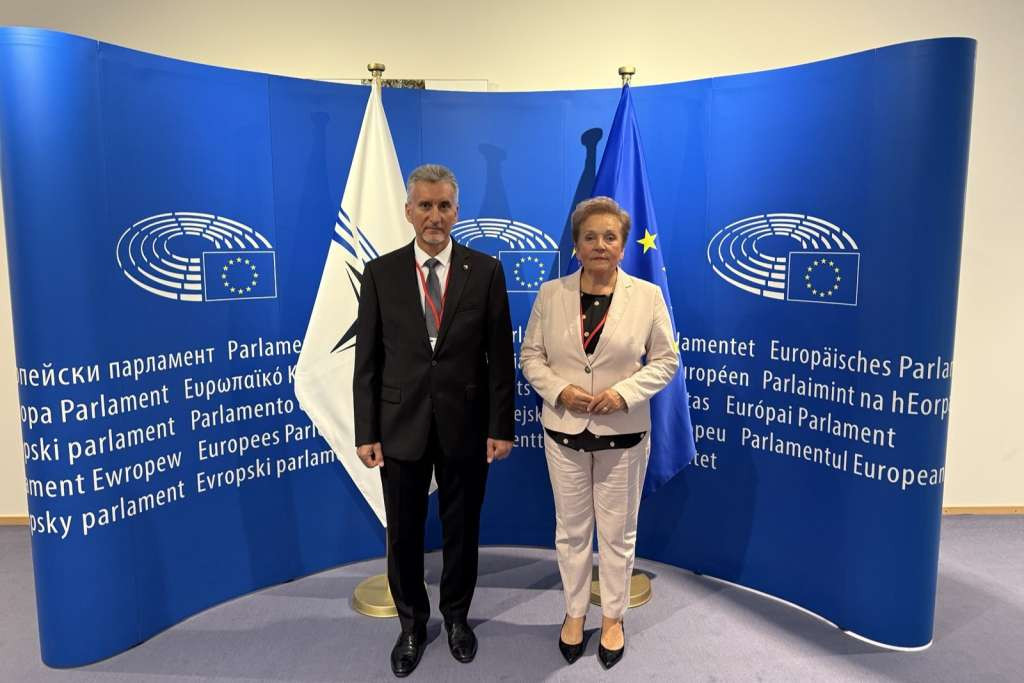 Članovi Delegacije PSBiH u PSNATO-a u Briselu na Rose-Roth seminaru