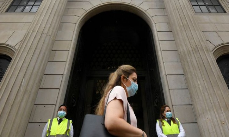 Maske za lice ponovo obavezne u Engleskoj