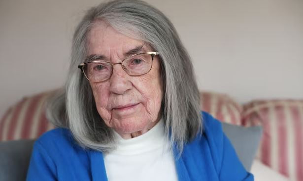 Britanka nekoliko puta morala da dokazuje da je živa