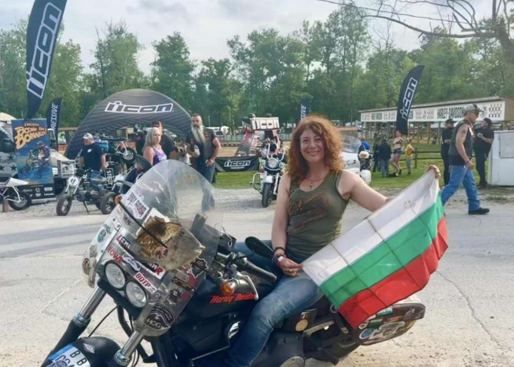 Prva žena koja je obišla zemaljsku kuglu na motociklu