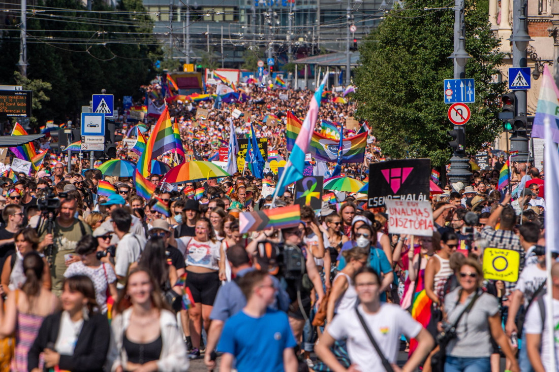 Mađarska usvojila zakon o zabrani LGBT parada