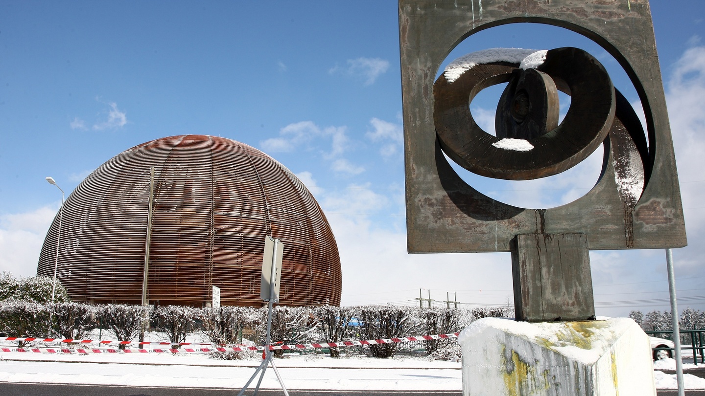 CERN suspendovao Rusiji status posmatrača