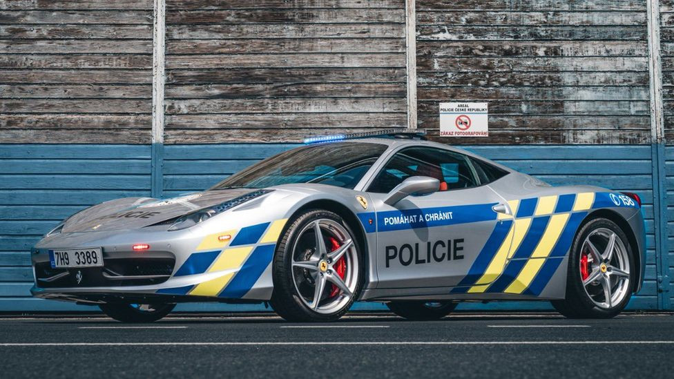 Češka policija dobila i 'Ferrari'