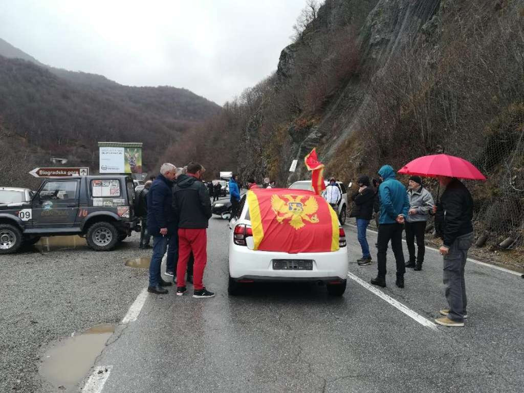 Crna Gora: Promet blokiran u Nikšiću, Mojkovcu i na Cetinju
