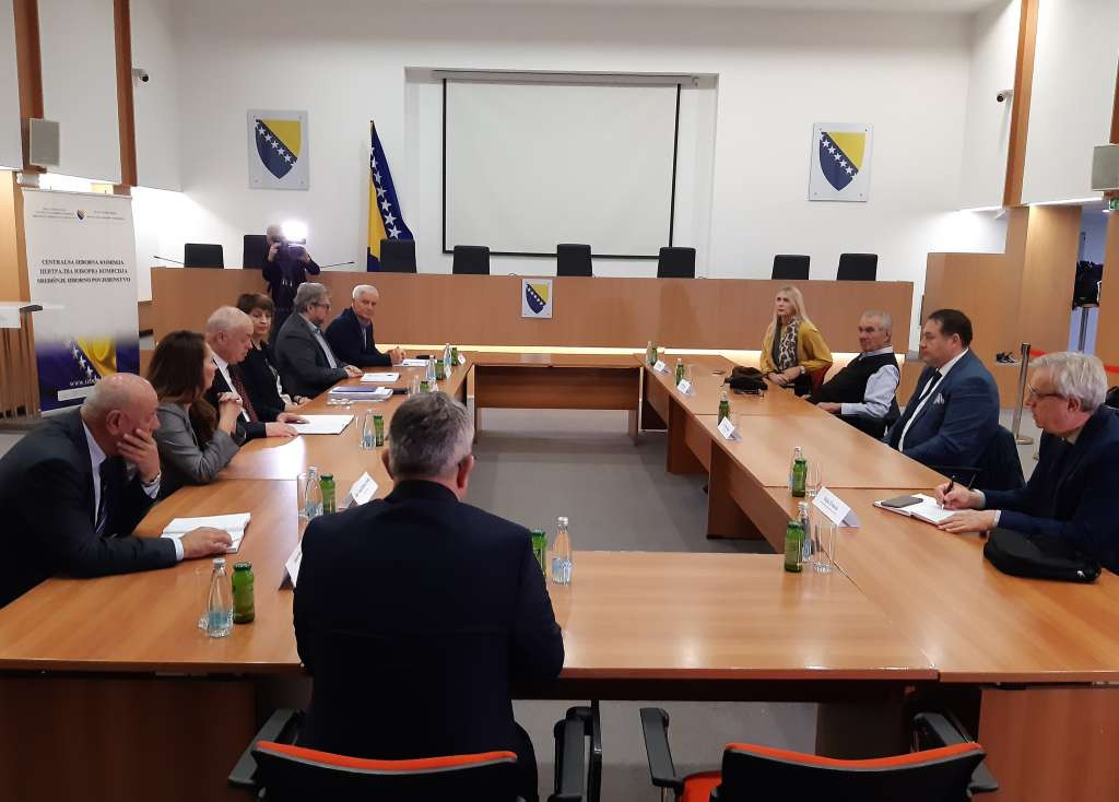 Sastanak članova CIK-a BiH i predstavnika nevladinih organizacija, u fokusu izmjene Izbornog zakona