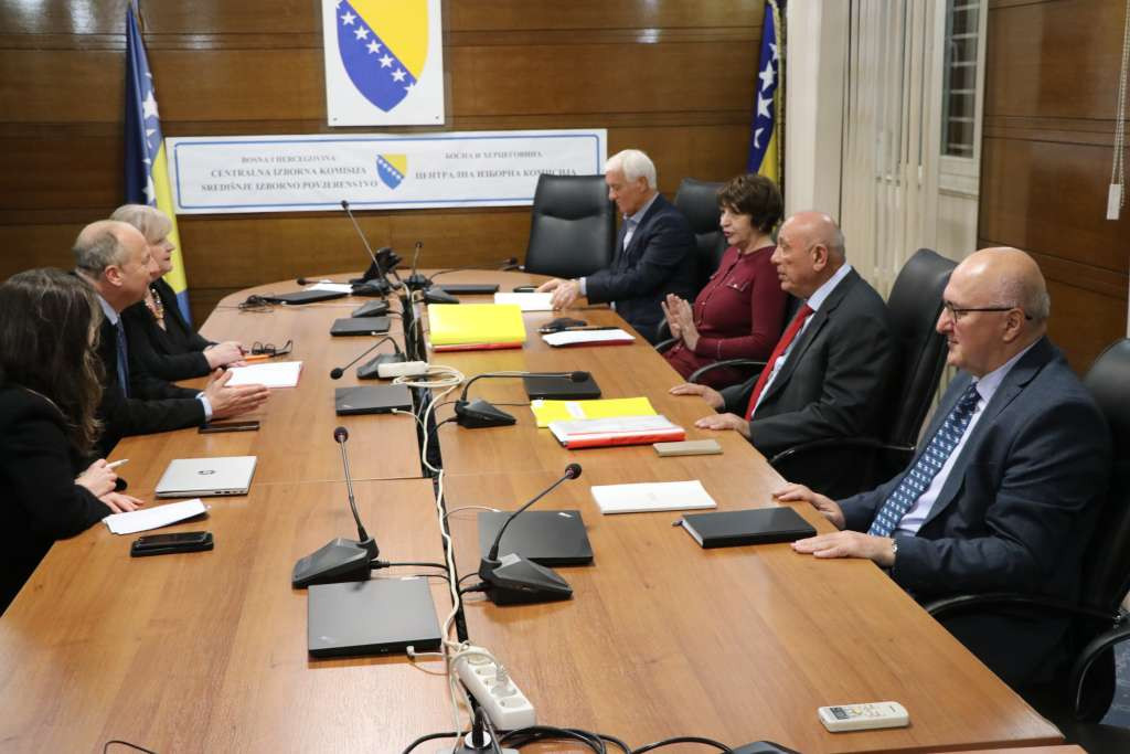 Kampanja 'Imaš pravo glasa. Iskoristi ga.' za informiranije i ravnopravnije učešće na izborima