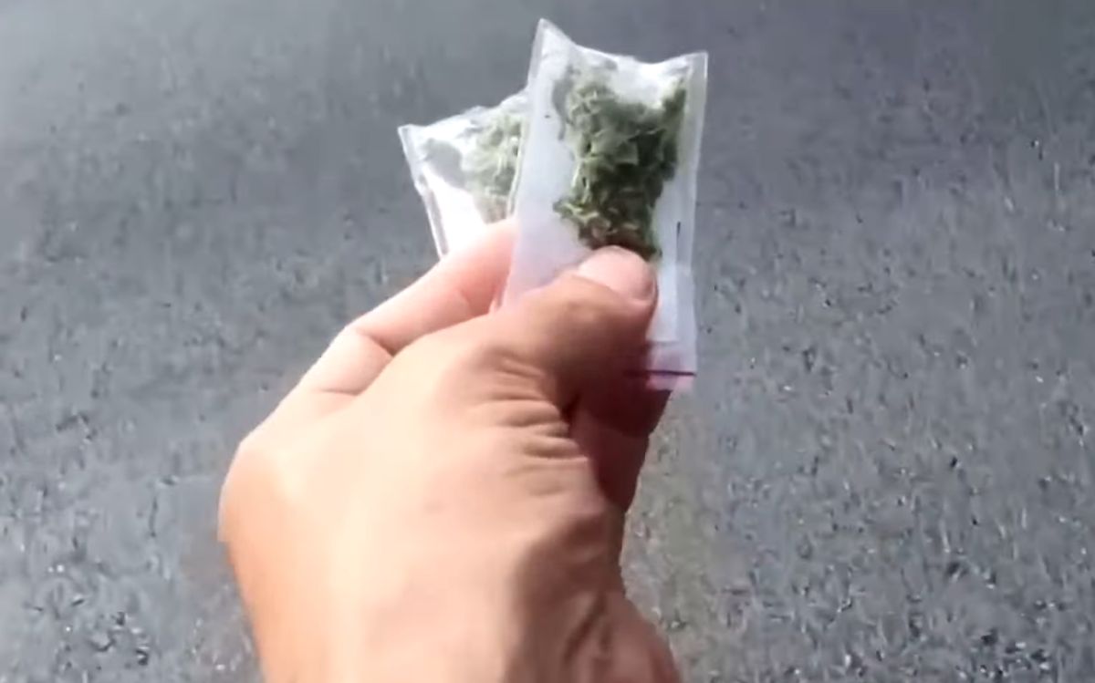 Uhapšene dvije osobe zbog posjedovanja i prodaje narkotika