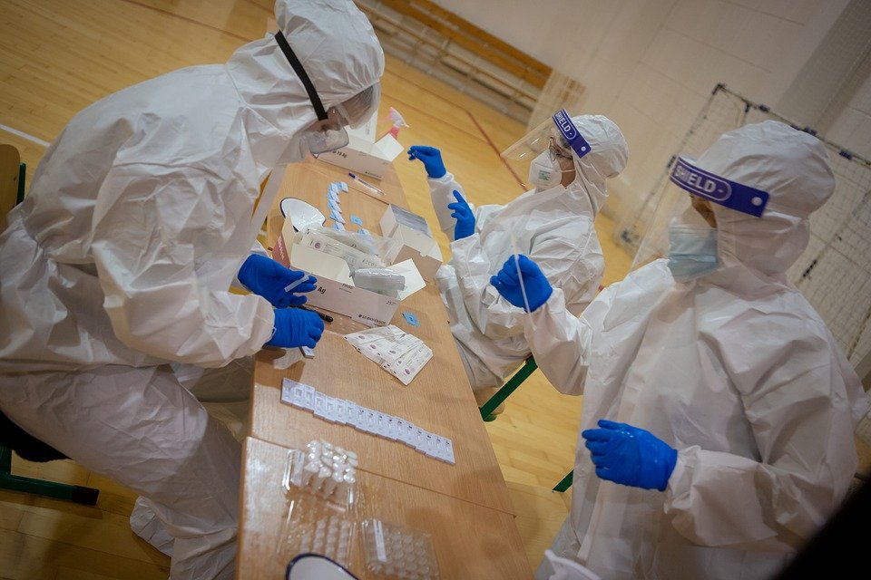 U Crnoj Gori 906 novooboljelih, preminulo šest osoba