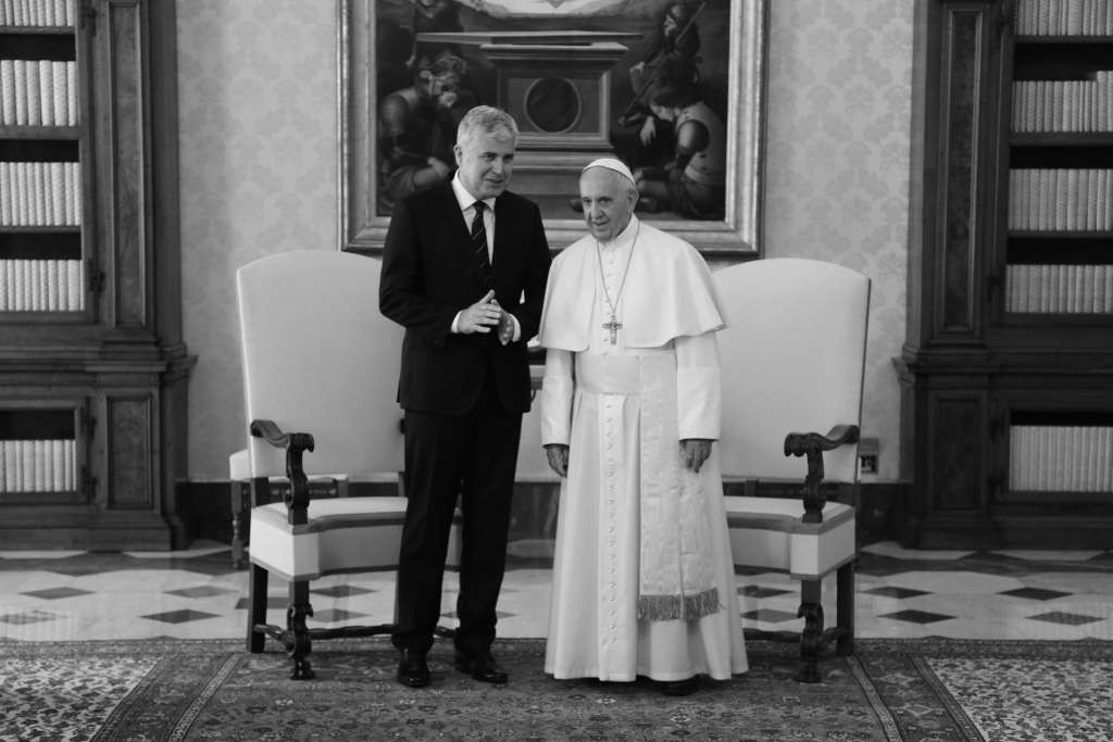 Čović: Svijet siromašniji za velikog čovjeka