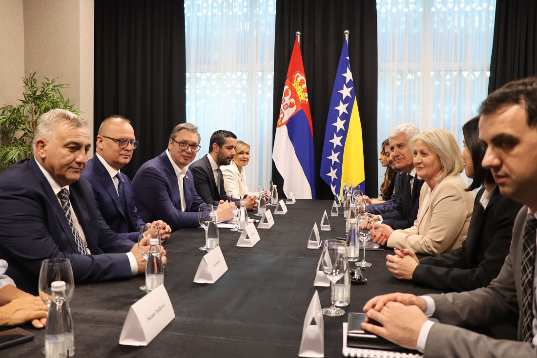 Čović i Krišto sastali se s Vučićem: Uspostavljena direktna aviolinija Beograd - Mostar