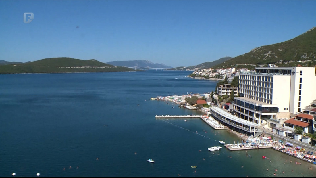 Neum uoči nove ljetne sezone s istim izazovima – kako je produljiti i kako naći radnike