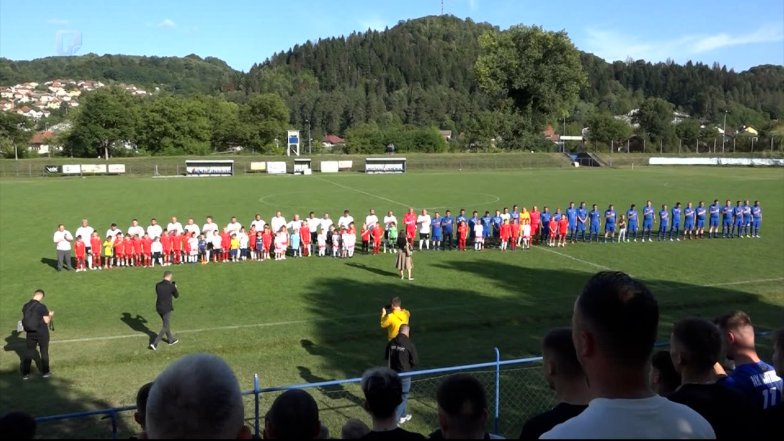 Revijalna utakmica u Maglaju za teren s umjetnom travom