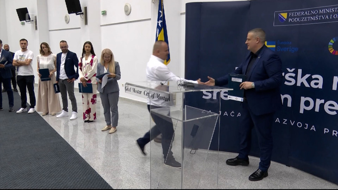 Stvaranje povoljnog poslovnog ambijenta: Ugovori potpisani sa 113 korisnika grant sredstava