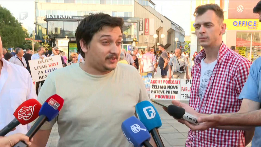 Građani u B.Luci zatražili plate političarima veće za 5.000 maraka
