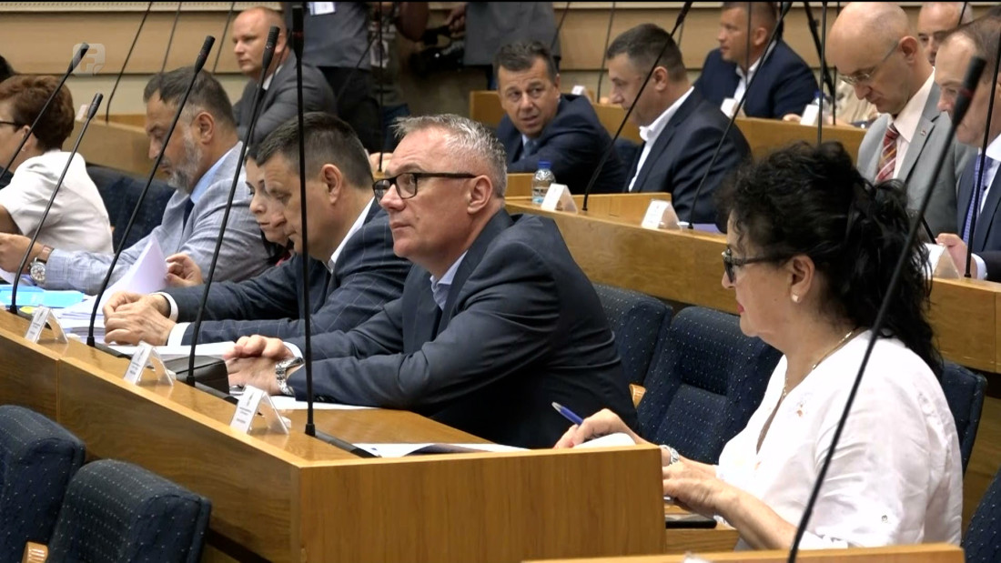 Ne odustaju ni vlast ni novinari - Dodik najavio i zakon o neprijateljima RS-a