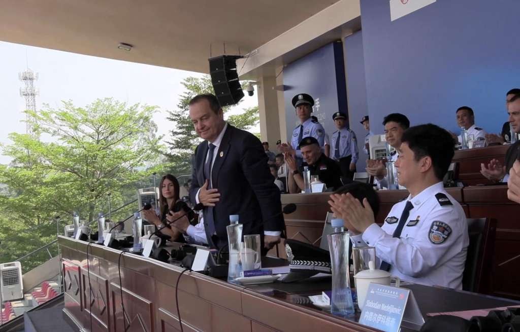 Dačić: Srbija nema kapaciteta ili mogućnosti za gašenje stotine požara, trebamo više vatrogasaca