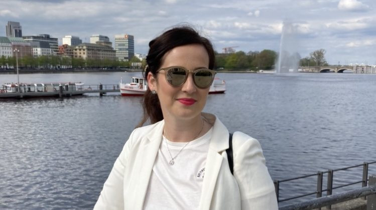 “Mostarsko ljeto”: Večeras promocija romana “Priviđenje” autorice Đane Handžo Feriz