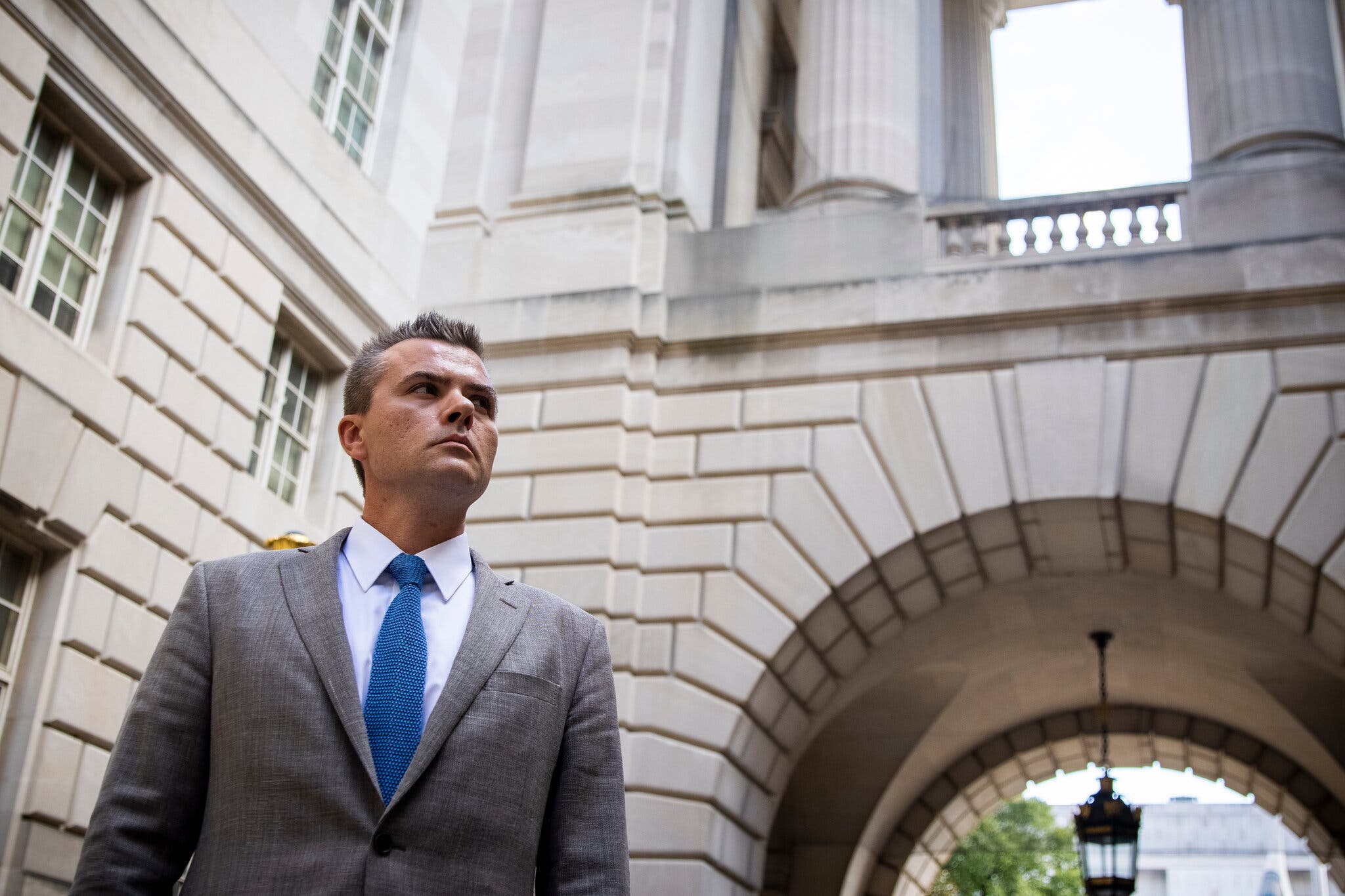 Uhapšen analitičar koji je pomagao u dosjeu Trump-Rusija