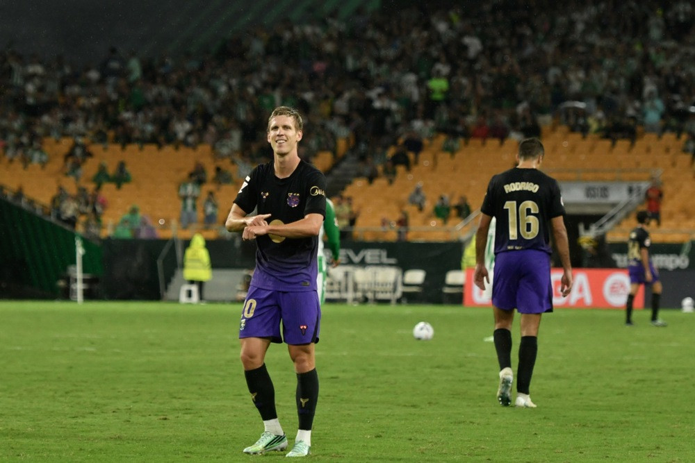 Fudbaler Barcelone Dani Olmo van terena mjesec dana zbog povrede primicača