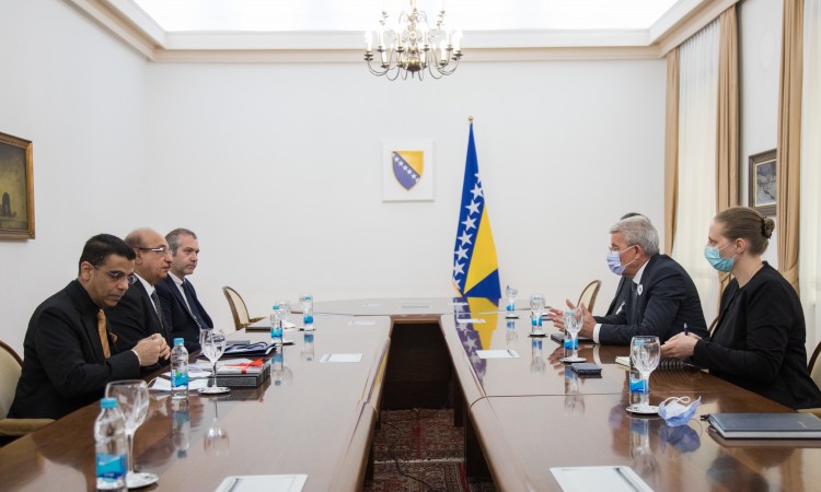 Džaferović i Alhawaj o uspostavljanju direktne avio linije Bahrein - BiH