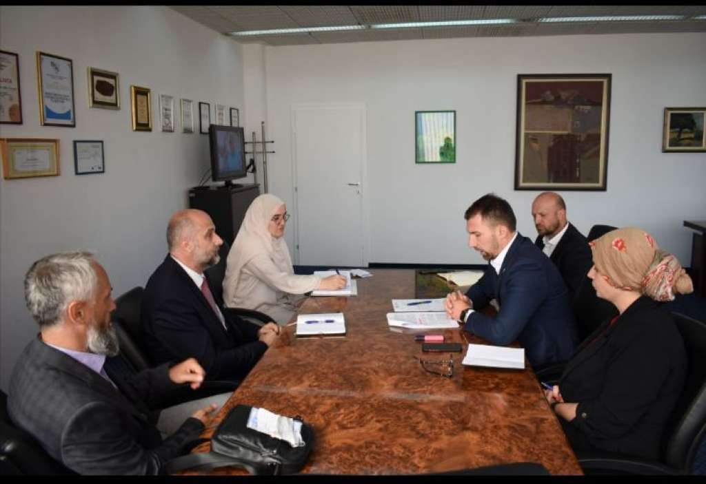 Ministar Delić podržao pronatalitetne mjere Udruženja "Porodice tri plus"