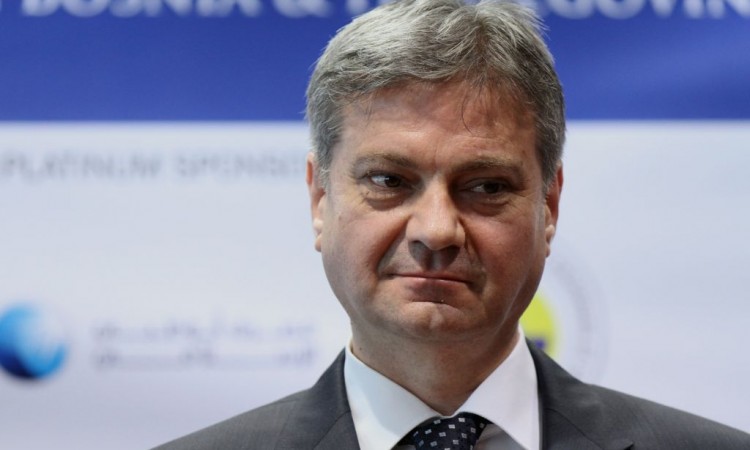 Zvizdić: Stvar je jednostavna, 18 ruku za dr. Guzina i tačka