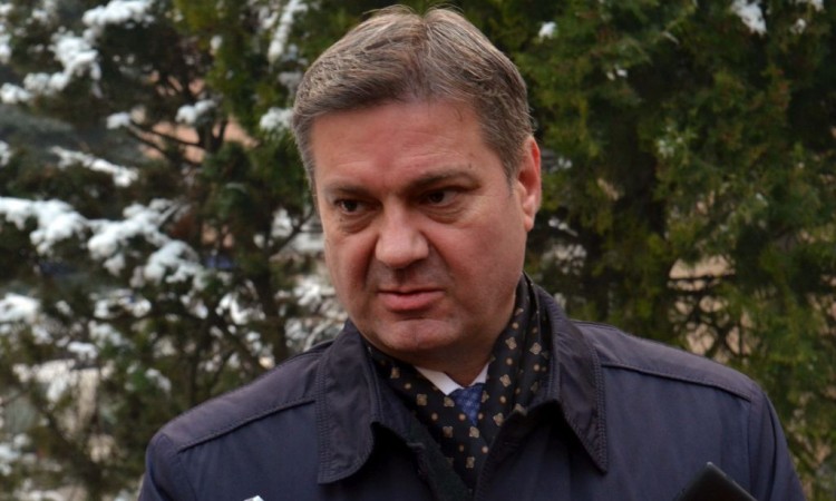 Zvizdić: Zakonom kažnjavati širenje mržnje i putem interneta
