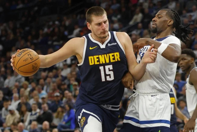 Prvi poraz Denvera u sezoni, Jokić postigao 25 poena