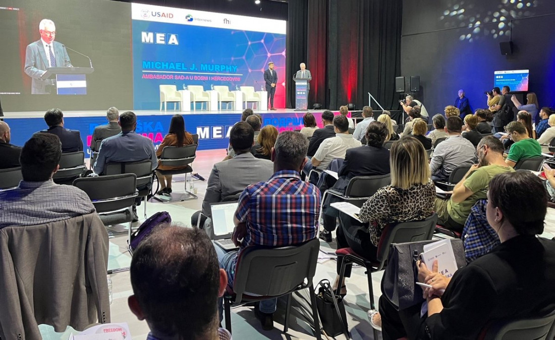 Sve više novinara i medija izloženo napadima rečeno na skupu "Digitalna sigurnost medija u BiH"