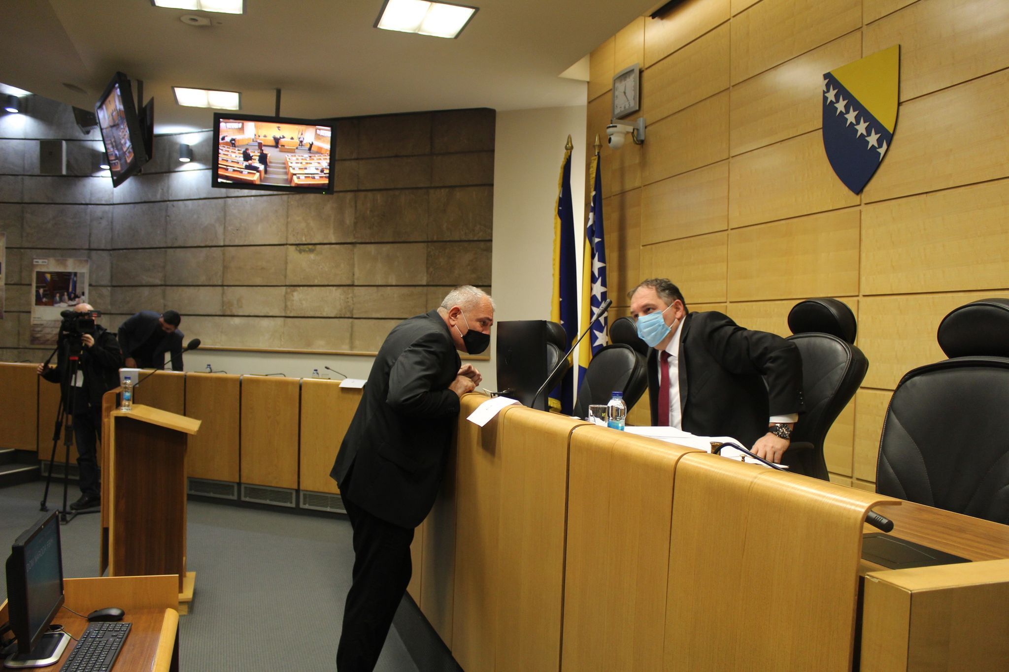 Dom naroda nije prihvatio zakon o vojnim stanovima, sjednica prekinuta