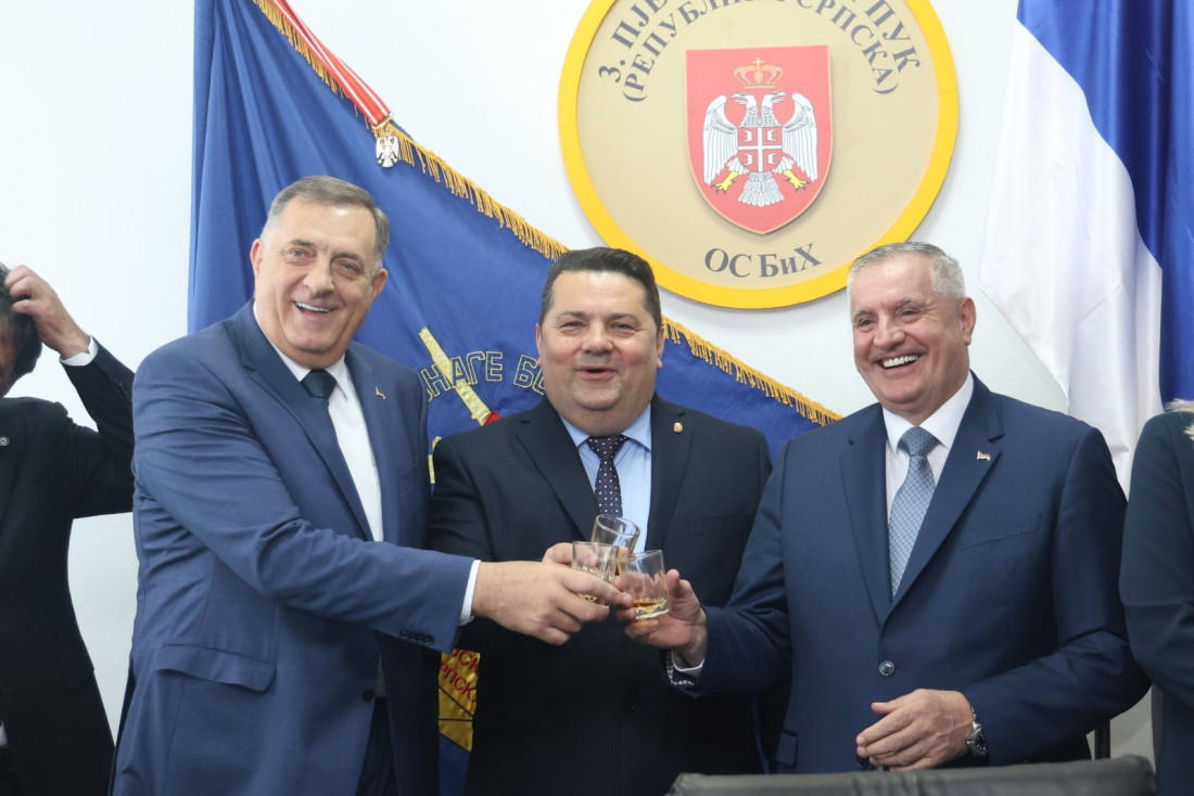 Dodik se oglasio nakon što je stigao u kasarnu Kozara