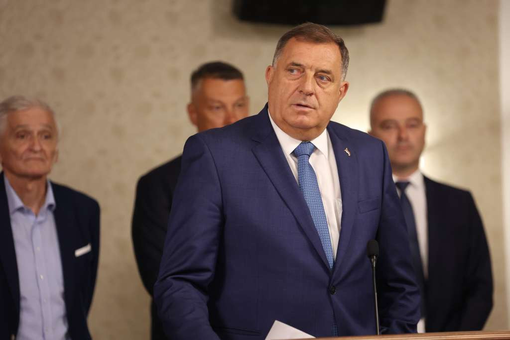 Dodik tvrdi da Republika Srpska ostaje stabilna