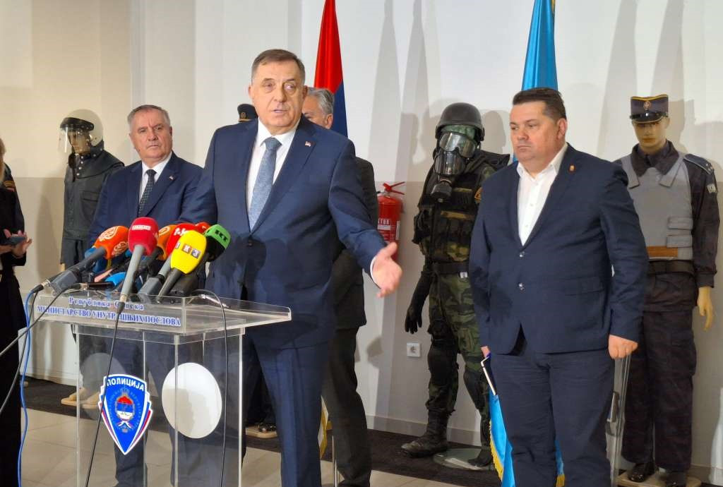 Dodik: Zakoni stupaju na snagu do kraja sedmice, očekujem oko 300 Srba iz SIPA-e u MUP-u