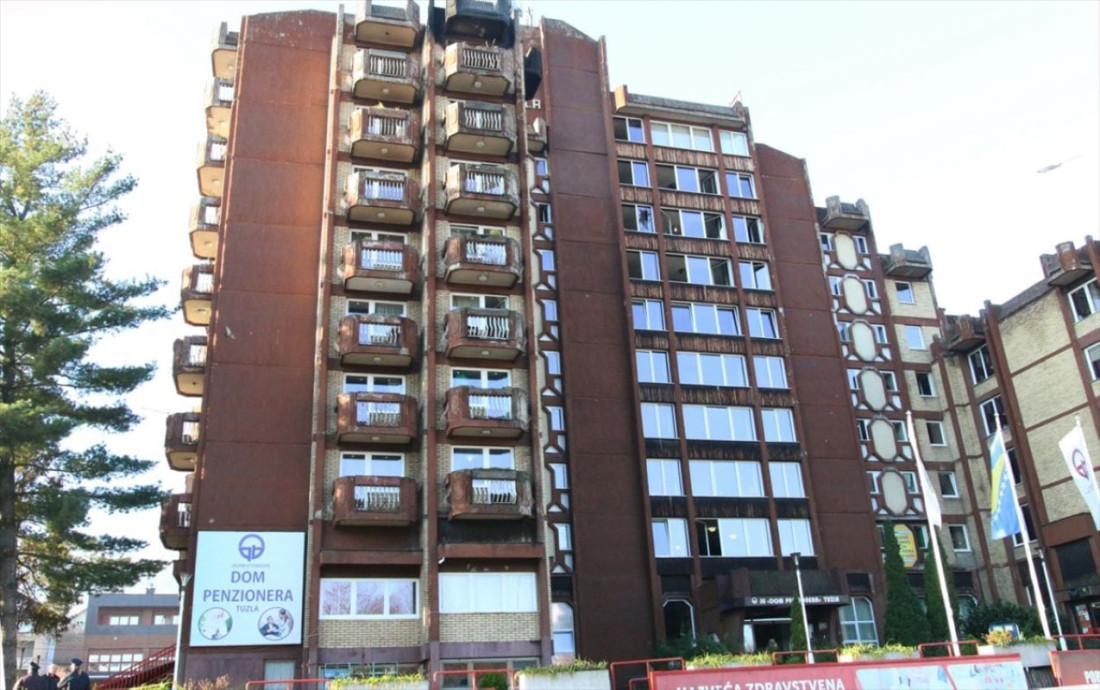 Dom penzionera Tuzla: U požaru smrtno stradalo 12 osoba, istraga u toku