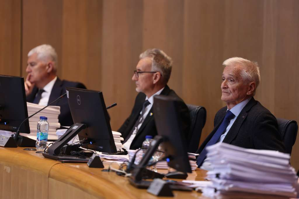 Dom naroda o smjeni Špirića, Košarca i Amidžića, SNSD najavio prisustvo