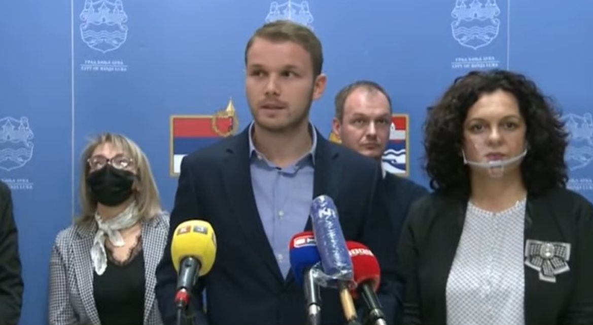 (VIDEO) Zemljotres prekinuo konferenciju za medije Draška Stanivukovića