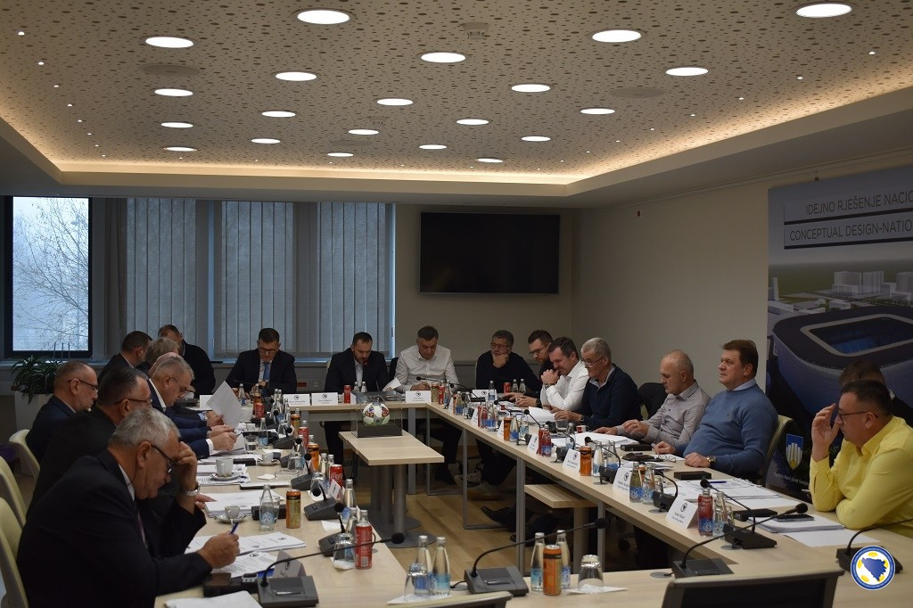 Održana 19. sjednica Izvršnog odbora NS BiH, nije bilo riječi o selektoru Petevu