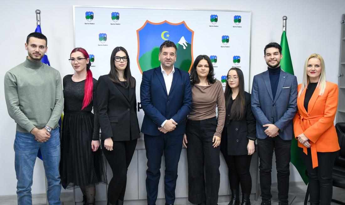 Novčane nagrade za studente – dobitnike Zlatne i Srebrene značke UNSA