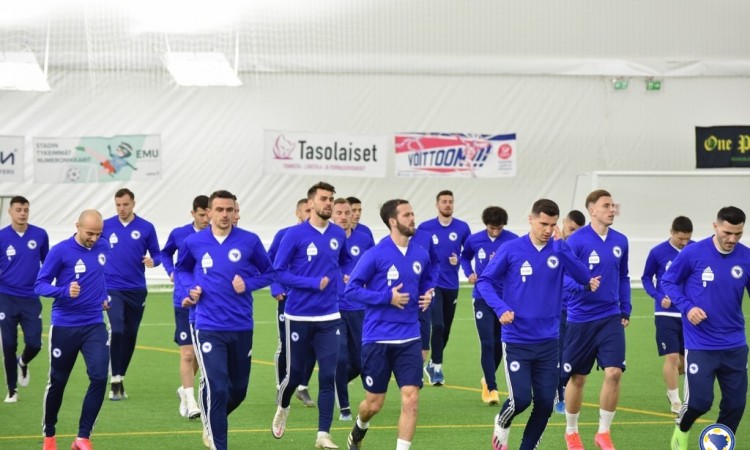 Petev objavio sastav za susret s Fincima