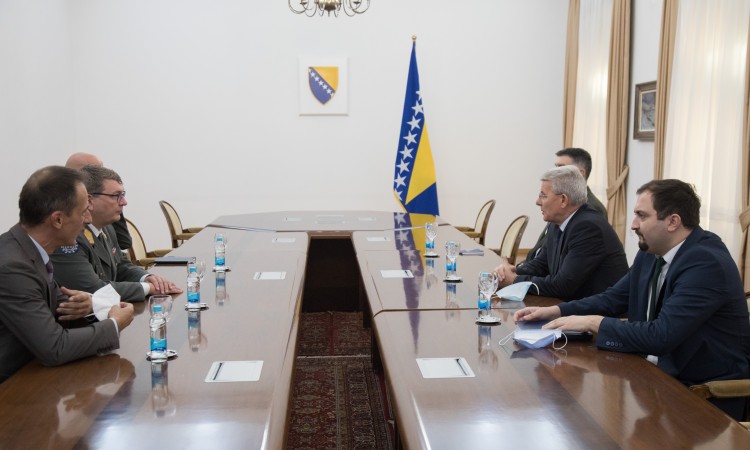 Džaferović primio komandanta EUFOR-a u BiH generalmajora Alexandera Platzera