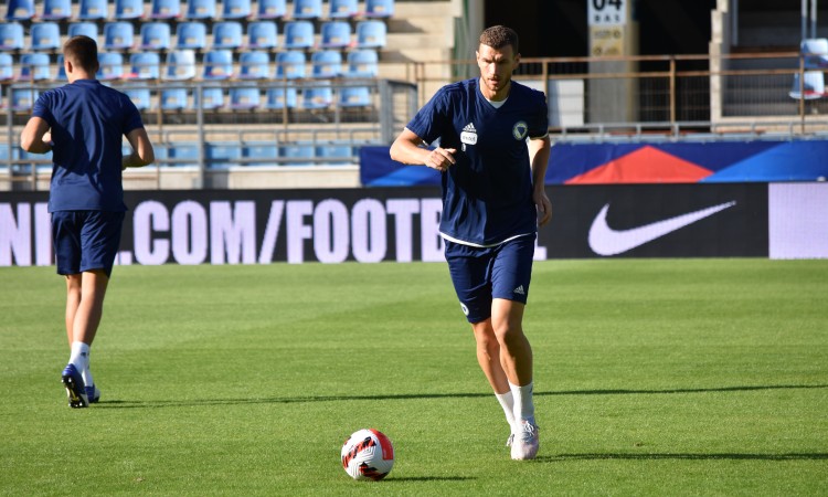 Deschamps i Petev odabrali početne sastave