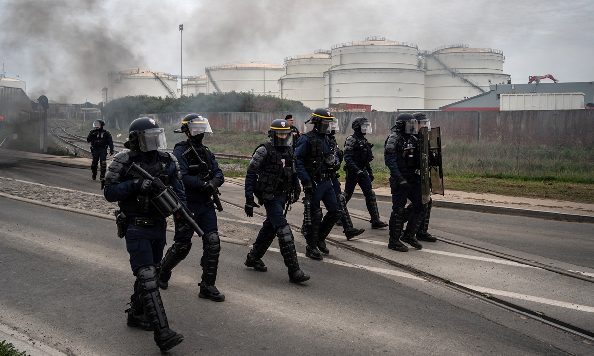 Evakuacija u francuskim ministarstvima zbog prijetnje