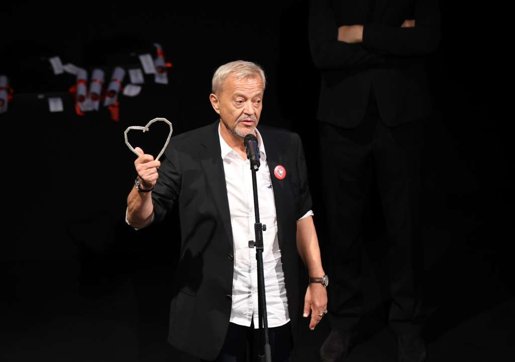Hadžihafizbegoviću uručeno Počasno Srca Sarajeva 32. Sarajevo Film Festivala