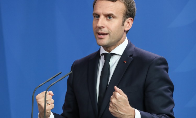 Macron poželio 'dobrodošlicu' Afganistancima evakuiranim u Francusku