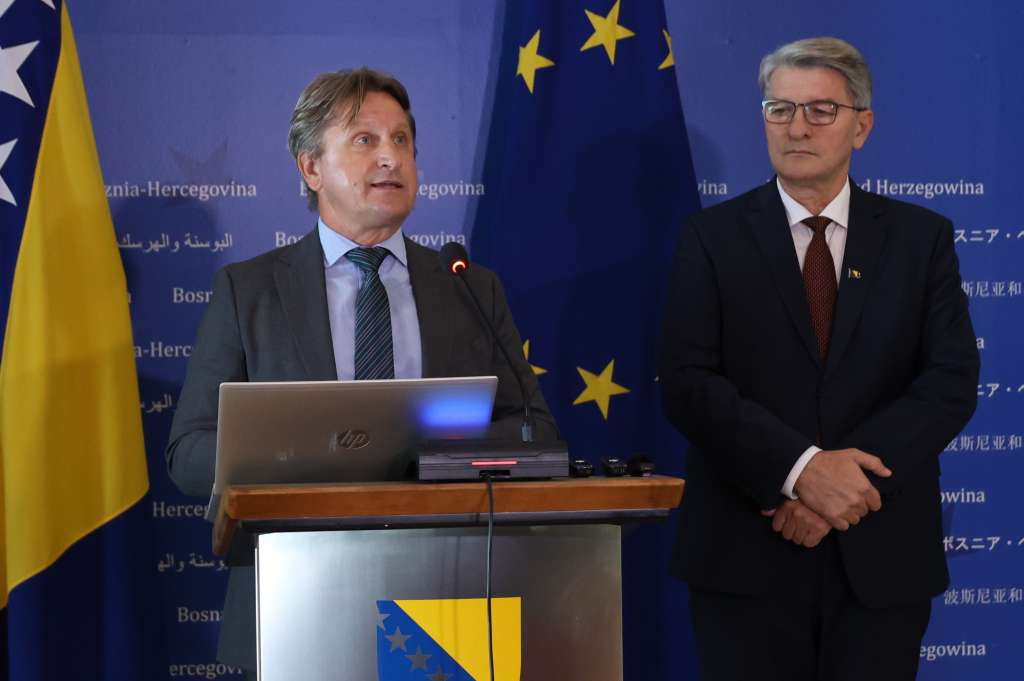 Emrić i Mehmedović: Vijeće ministara BiH netransparentno i neodgovorno blokira evropski put