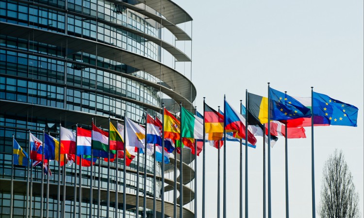 EU predložila razvijanje liječničkog tretmana protiv COVID-19